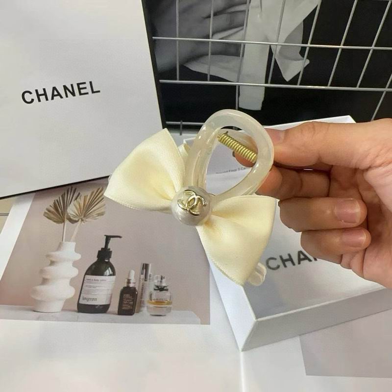 Chanel Hair grab clip hh51